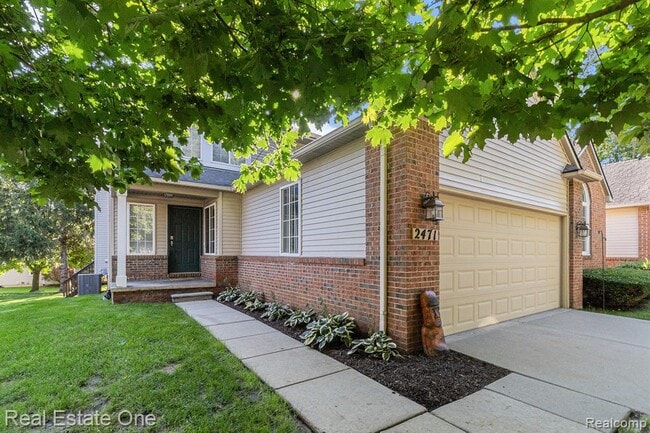 Photo - 2471 Woodcliff Trail