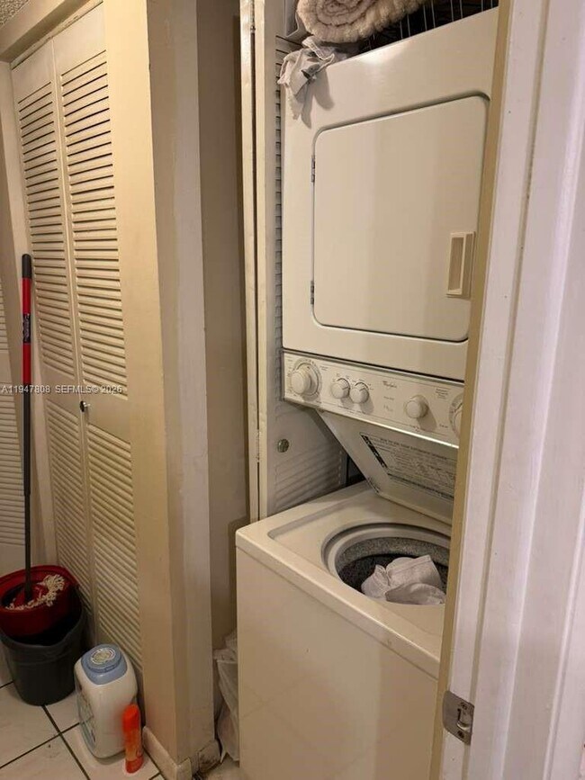 Photo - 6031 Shaker Wood Cir Unit 107