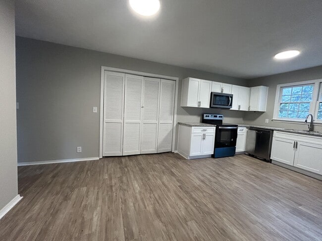 Photo - 185 Springtree Rd