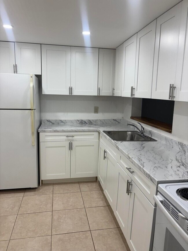 Photo - 5190 Las Verdes Cir Unit 315