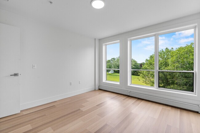 Photo - River Residence