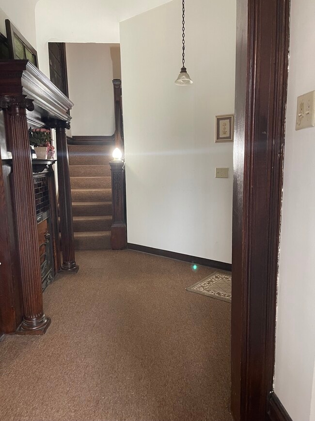 Building Photo - 5120 Friendship Ave Unit 2