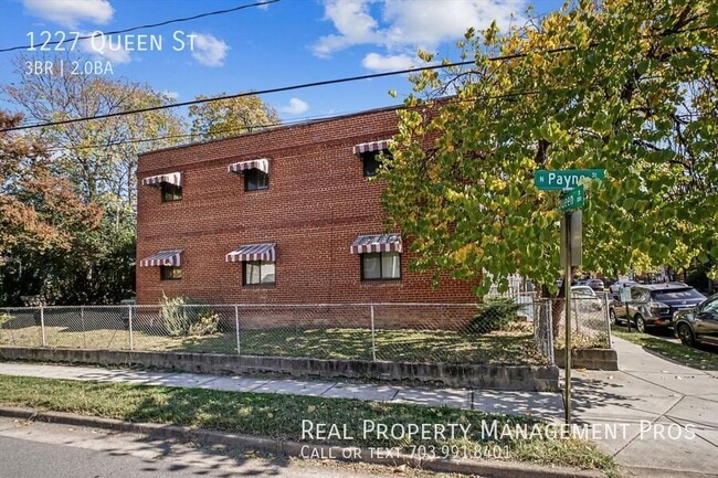 Photo - 1227 Queen St