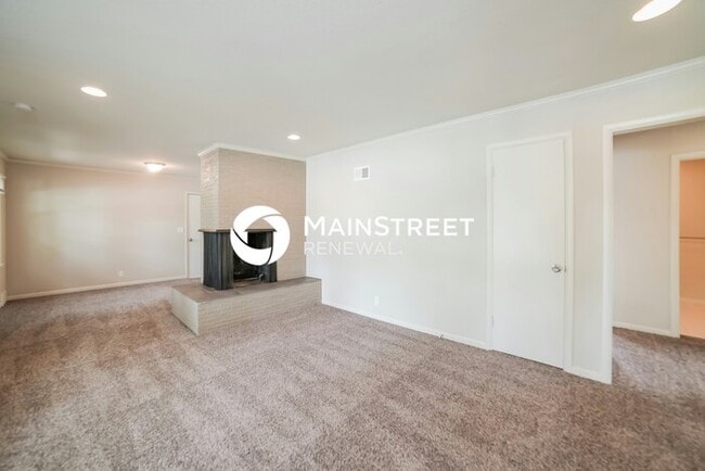 3 Bedroom Pet-Friendly Home in Kansas City, MO with Main Street Renewal