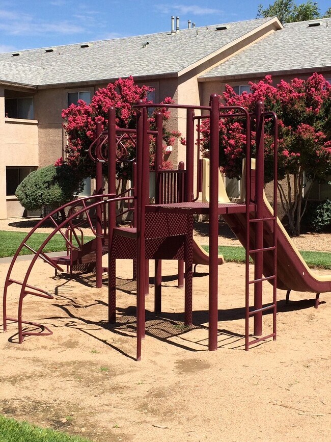 Photo - Parkcrest Village