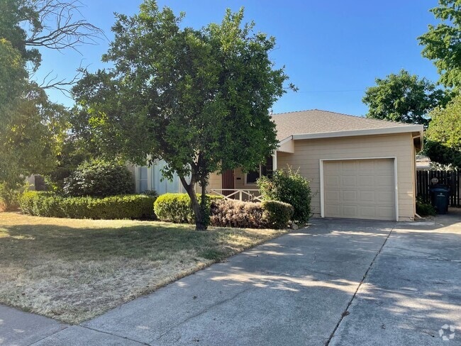 Building Photo - Charming 3-Bedroom, 1-Bathroom Home for Re...