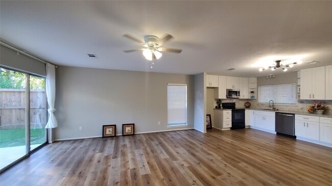 Photo - 14419 Cypress Leaf Dr