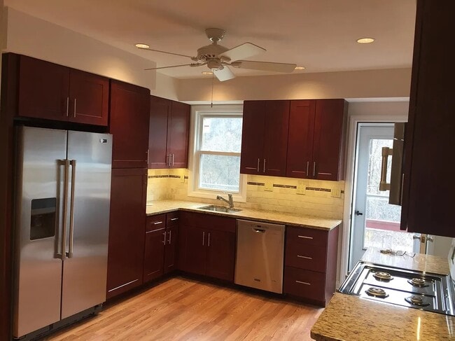 Building Photo - 21 Saint Leo St