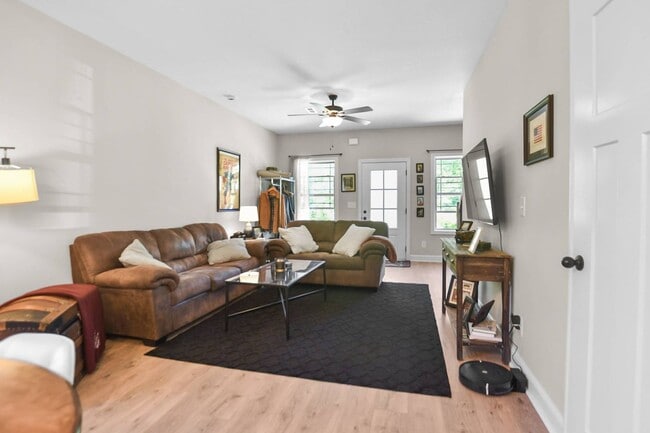 Photo - Pet Friendly Two Bedroom!