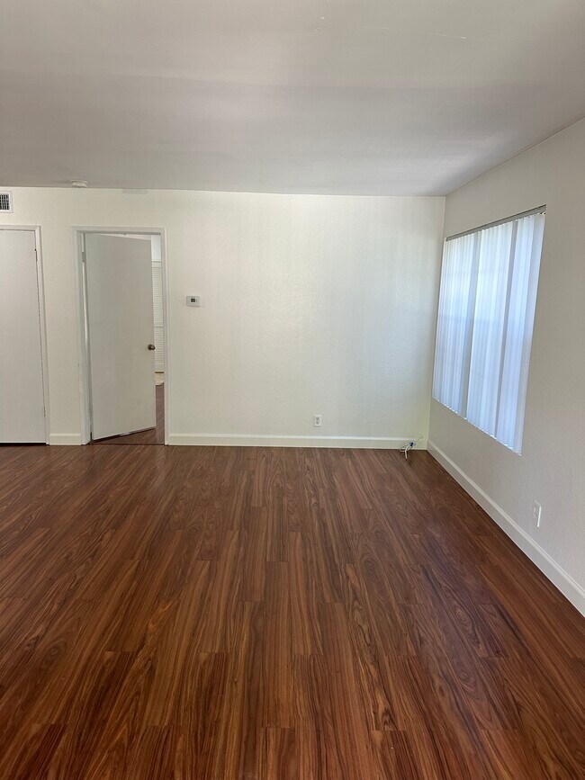 Living room - 26701 Quail Crk Unit 257