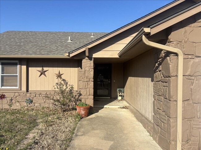 Photo - 3114 S Maple Pl