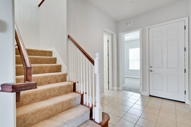 Photo - 104 Alden Ct