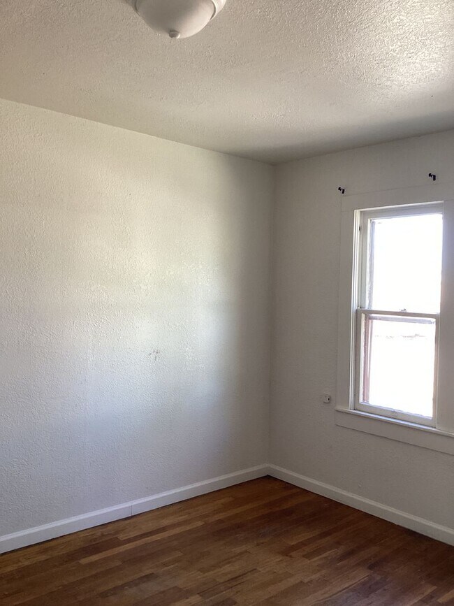 Photo - Comfortable 1 bedroom!