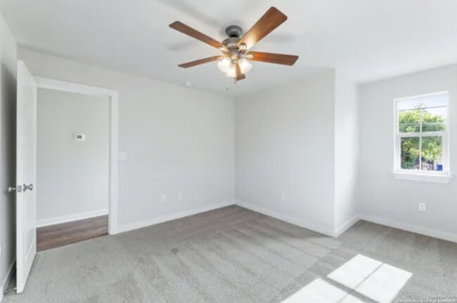 Photo - 810 S Walters St Unidad 102