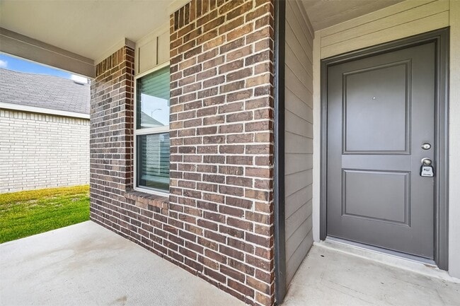 Photo - 79 Courageous Side Way