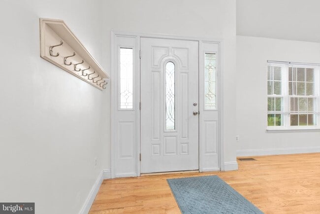 Building Photo - 53 Bloomington Ln