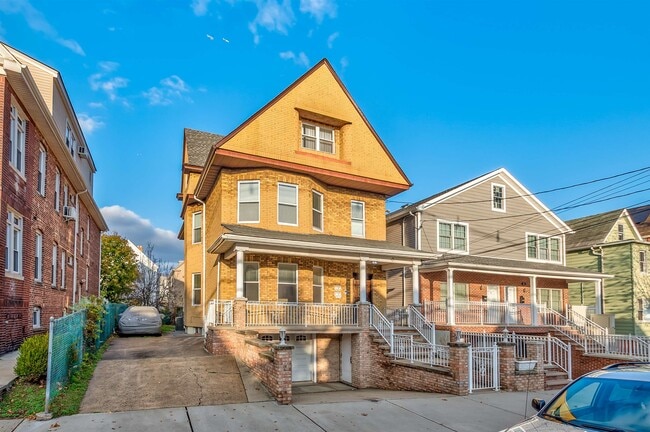 Building Photo - 77 W 50th St Unit 1