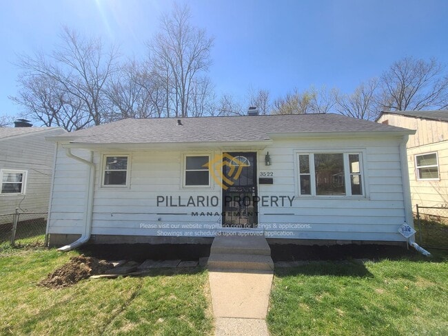 Building Photo - $500 OFF MOVE IN COSTS! Discover this beautifully renovated 3-bedroom, 1-bathroom gem.