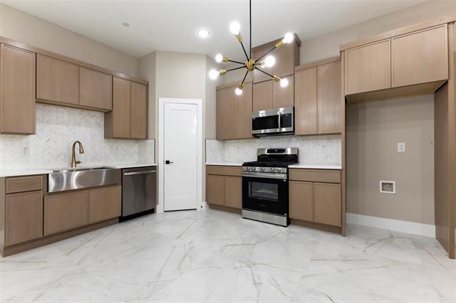 Photo - 2370 Usman Dr