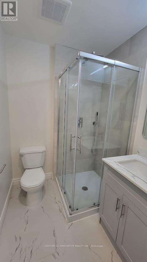 Photo - 83 Thickson Rd N