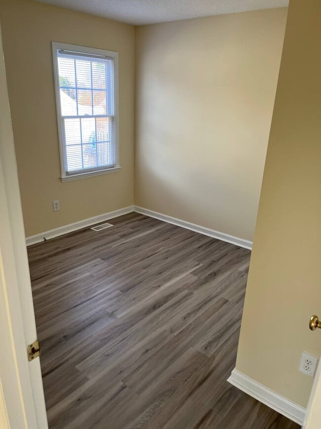 Photo - 2050 Compacta Dr