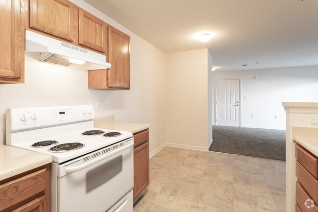 2BR, 2BA - 970 SF - Orchard Mills