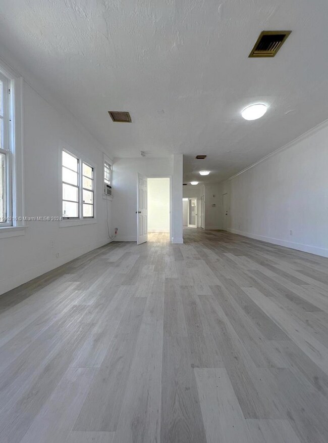 421 Washington Ave Unit 203
