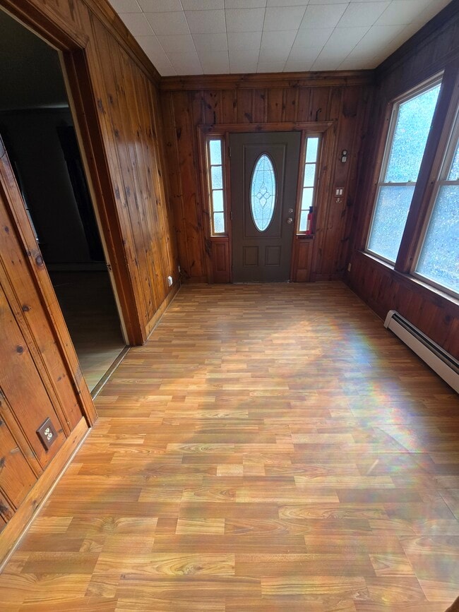 Mud Room - 154 Oak St Unit 1st Floor