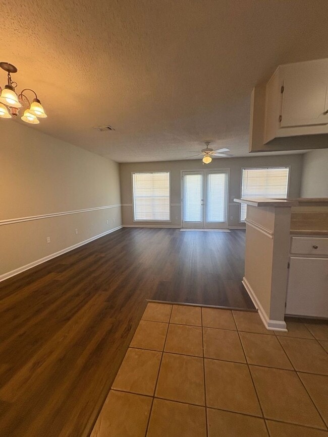 Photo - 125 Winthrope Ln