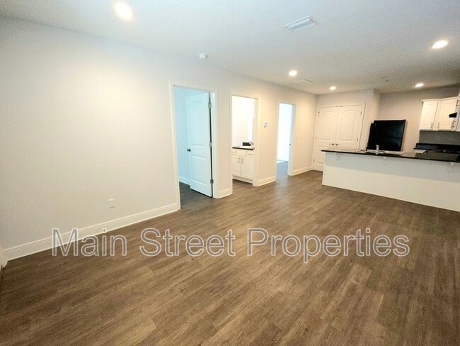 Photo - 313 N Navy Blvd Unit 1B