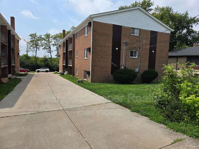 Building Photo - 2459 Montana Ave Unit 8