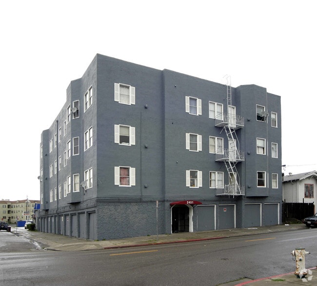 2451 Seminary Ave