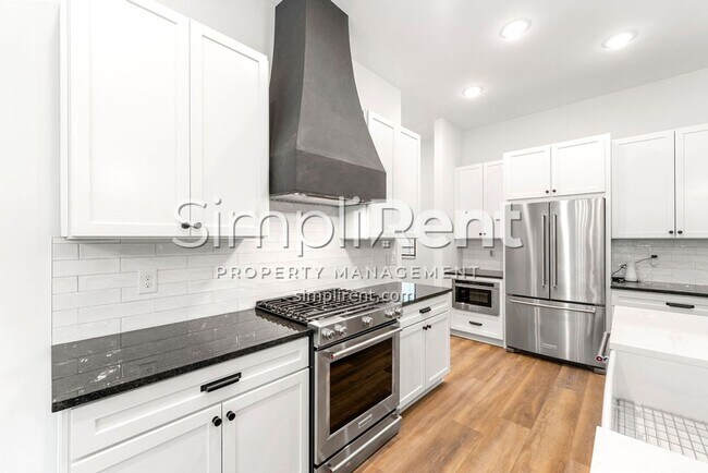 Photo - New 4/3 Home in East Point - 1st month fre...