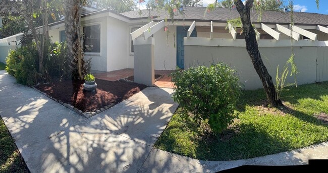 2902 SW 21st Ter Unit 301C