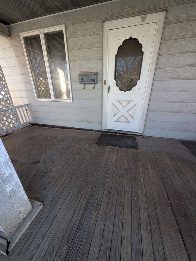 Photo - Spacious 3 Bedroom Home with 2 Car Garage and Large Yard!