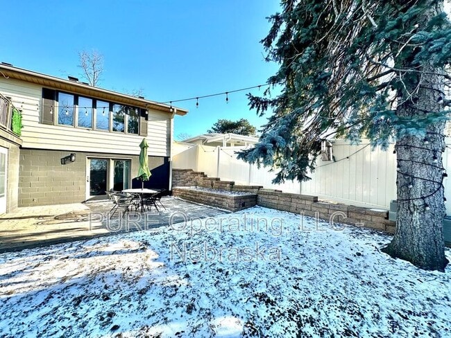 Building Photo - 1024 N 74th Ave