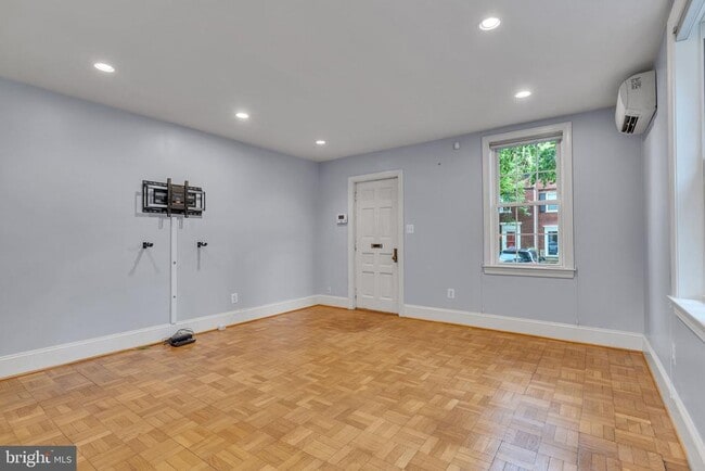 Photo - 2600 16th St S