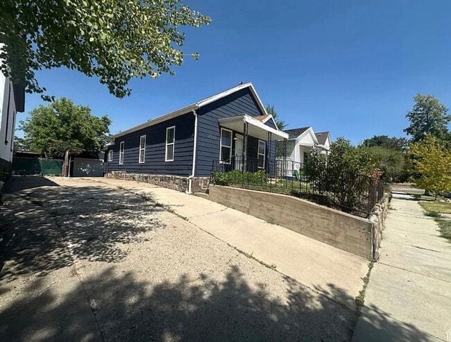Building Photo - 2019 Adams Ave Rental