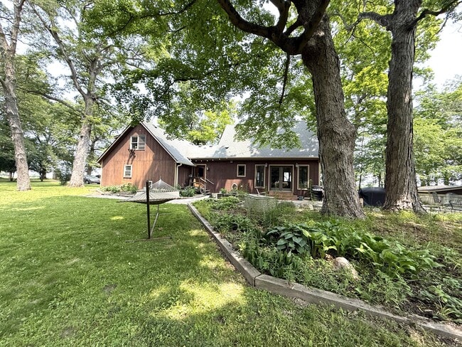 Building Photo - 2433 County Road 1225 N Rental