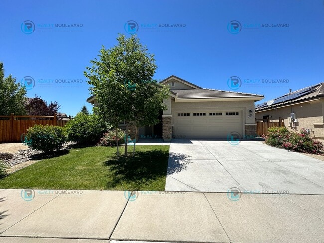 Building Photo - 3 Bedroom 2 Bathroom with Garage covered patio and beautiful yard!