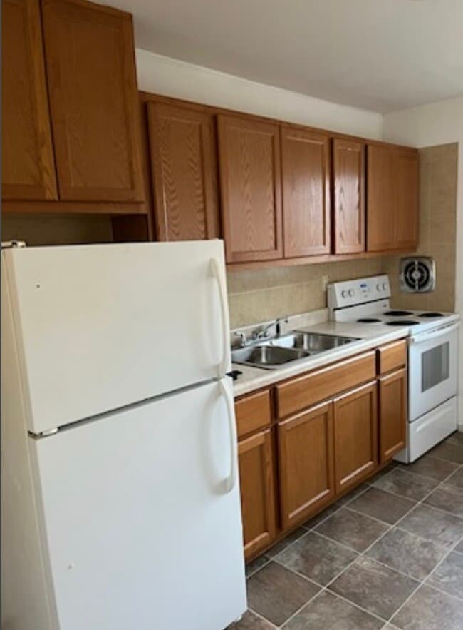 Photo - 1545 W Main St