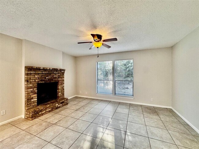 Photo - 8106 Hood Cir