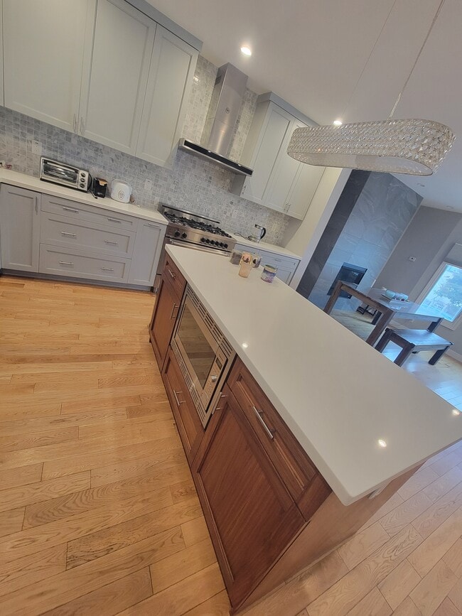 35 Rolph St