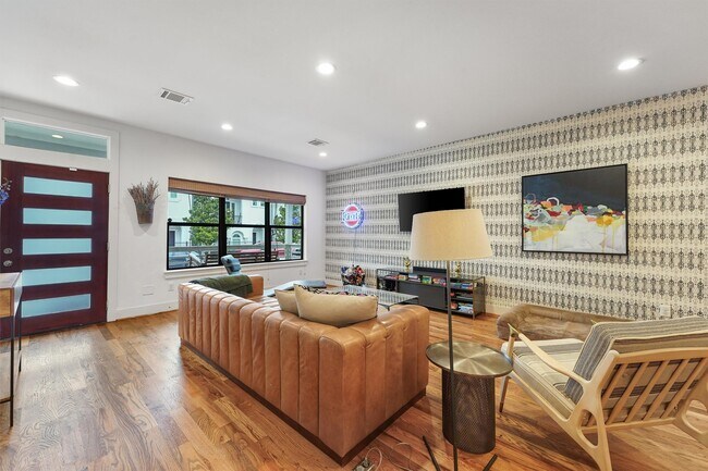 Photo - 2708 Kennedy St