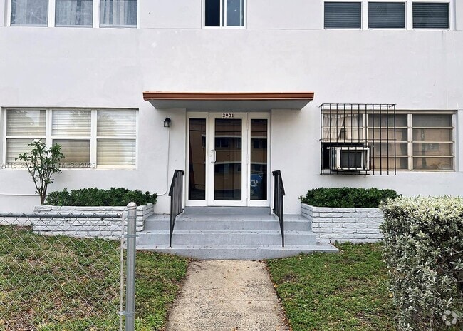 Building Photo - 3901 W Flagler St Unit 1A Rental