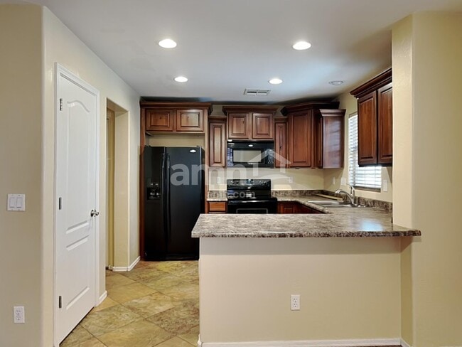 Photo - 2727 E Bart St