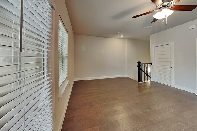 Photo - 4417 Benton Ln