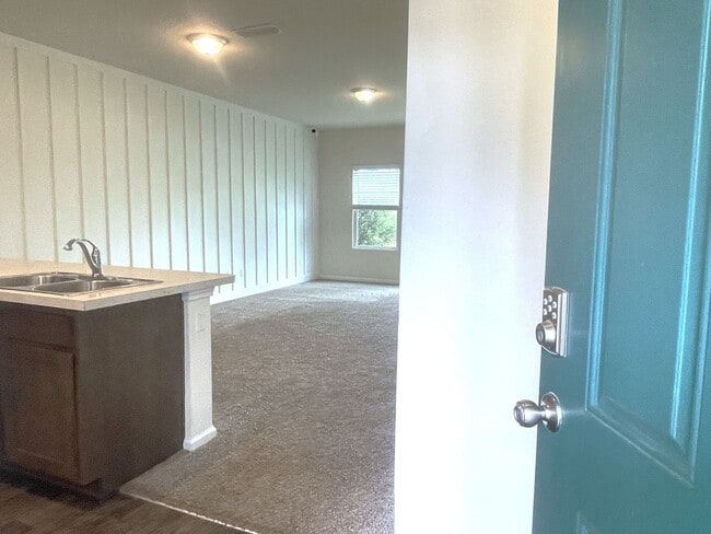Photo - 810 Capitol Pkwy