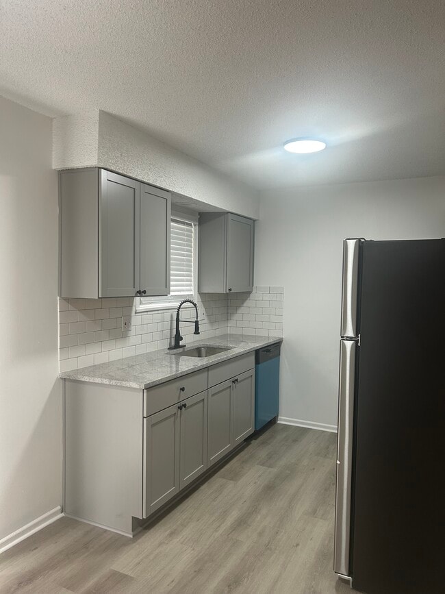 Photo - 3803 NE Colonial Dr