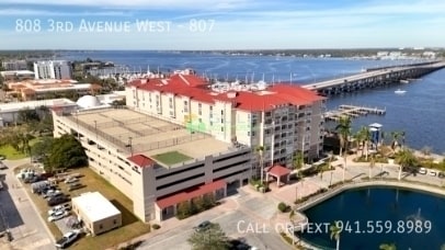 808 3rd Ave W